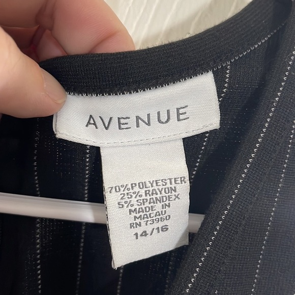 Avenue women's sleeveless pinstripe dress, Size 14/16 - Picture 4 of 8